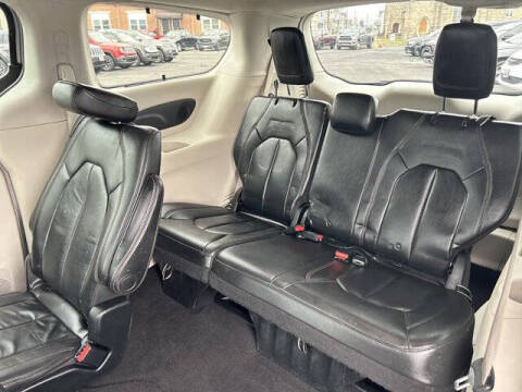 2017 Chrysler Pacifica Touring-L Plus