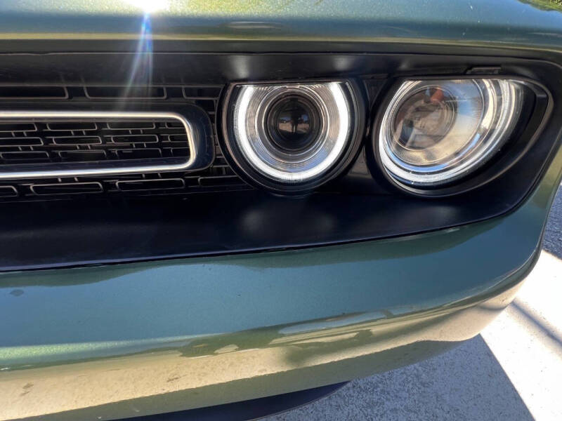 2018 Dodge Challenger SXT Plus