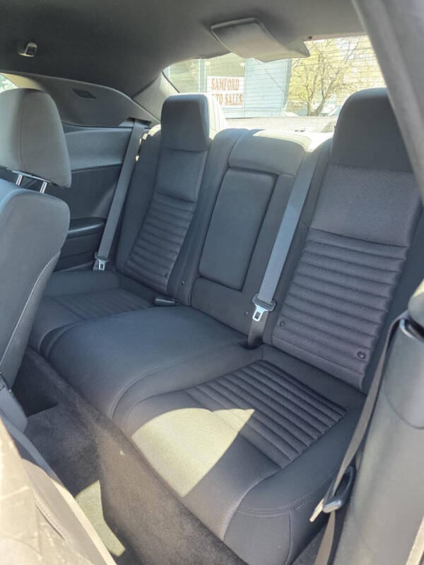 2011 Dodge Challenger SE