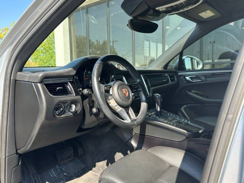 2017 Porsche Macan