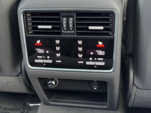 2023 Porsche Cayenne E-Hybrid Coupe