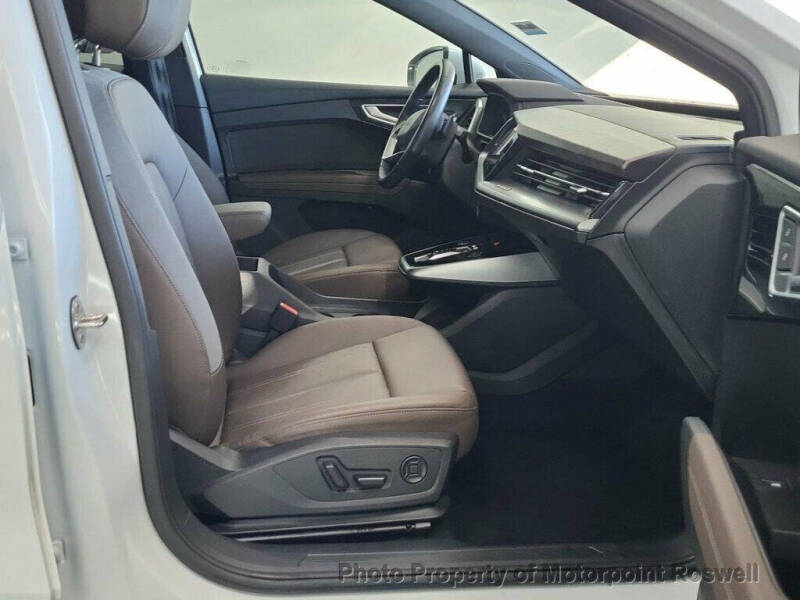 2024 Audi Q4 e-tron quattro Premium 50