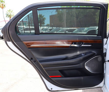 2017 Genesis G90