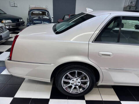 2011 Cadillac DTS Luxury Collection