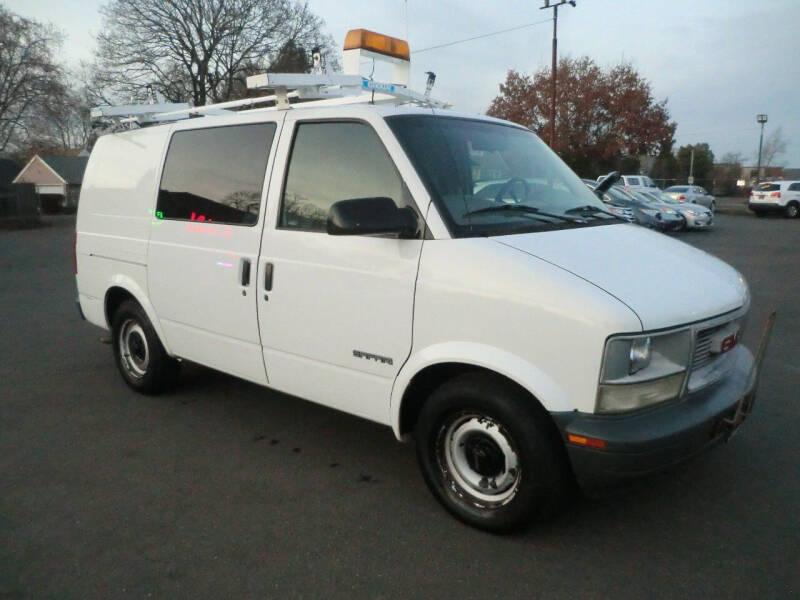 2000 GMC Safari Cargo for sale at Sinaloa Auto Sales in Salem OR