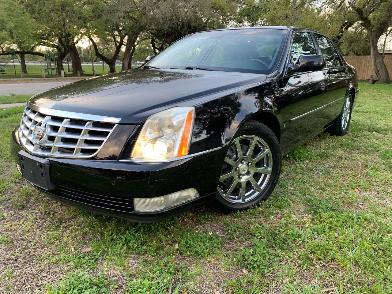Black 2007 Cadillac DTS Performance Performance 4dr Sedan 1