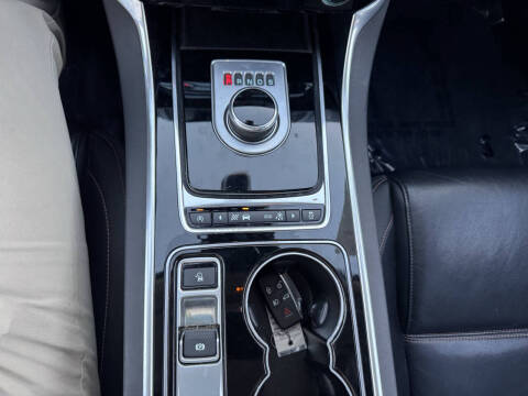 2017 Jaguar XE 25t Prestige