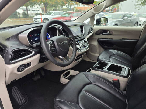 2024 Chrysler Pacifica Plug-In Hybrid