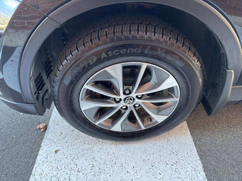 2017 Toyota RAV4 Hybrid XLE