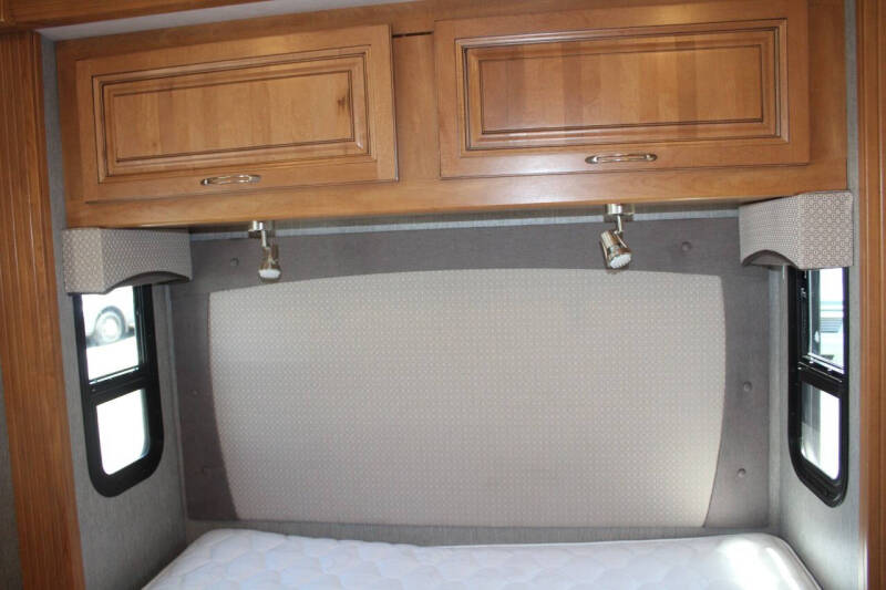 2021 NeXus RV Wraith 34W Cummins 300hp