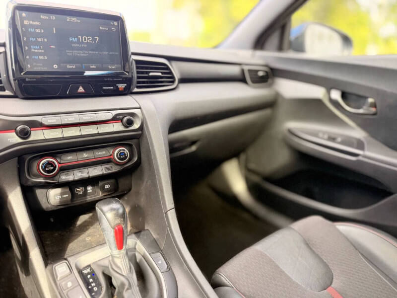 2019 Hyundai Veloster