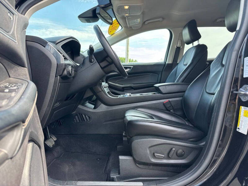 2022 Ford Edge Titanium