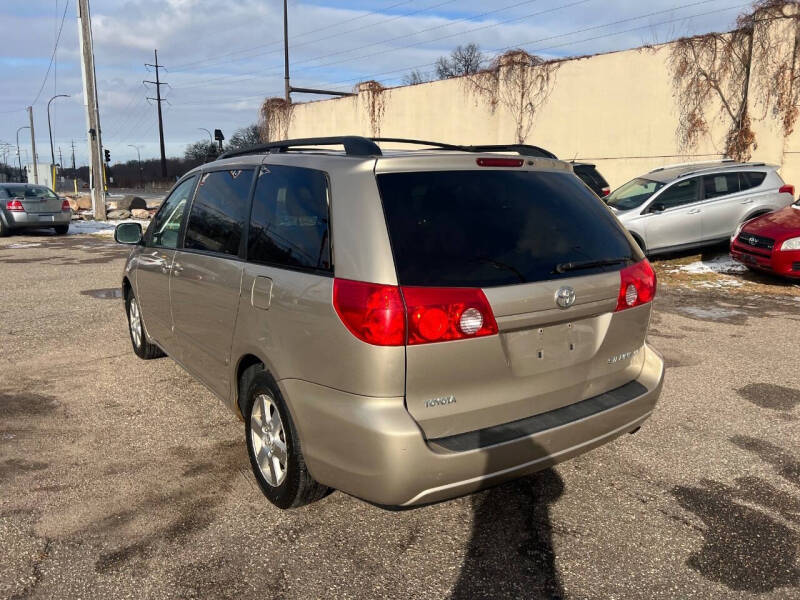 2008 Toyota Sienna LE 7-Passenger