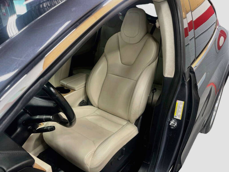 2019 Tesla Model X Standard Range