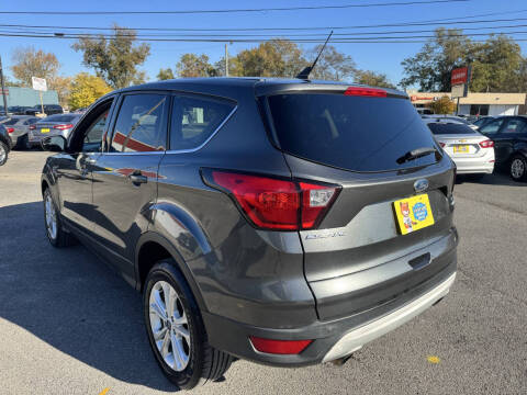 2019 Ford Escape SE