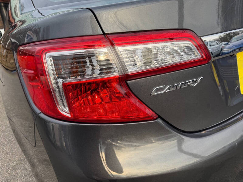 2012 Toyota Camry Hybrid XLE