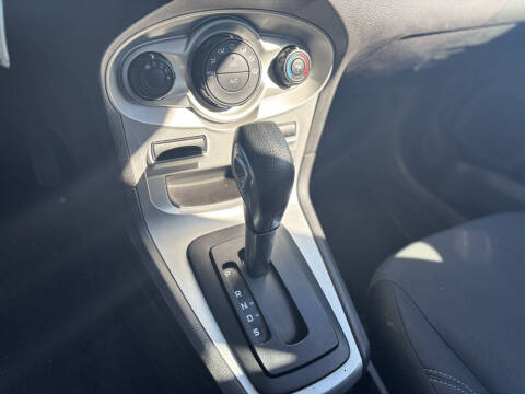 2015 Ford Fiesta SE