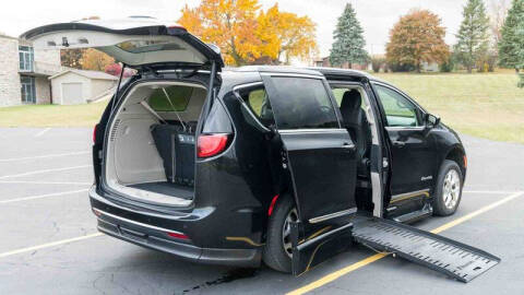 2020 Chrysler Pacifica Touring L