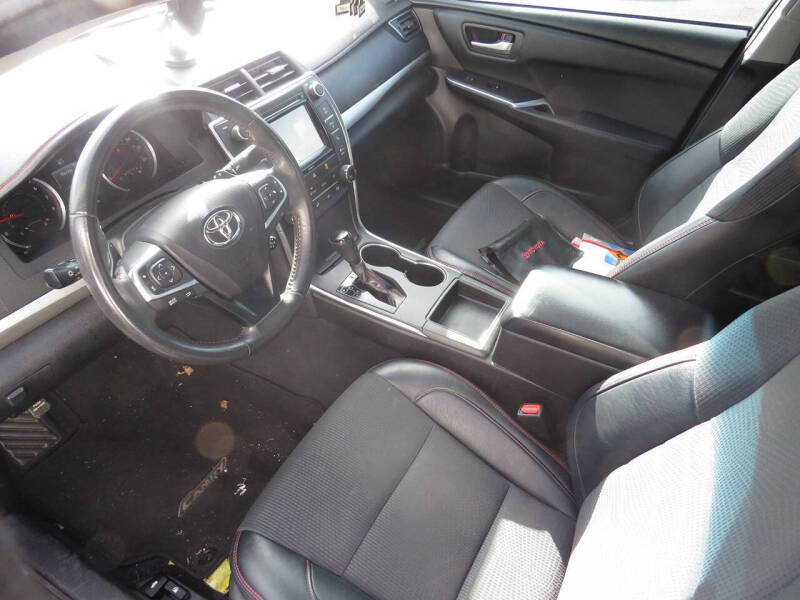 2017 Toyota Camry SE