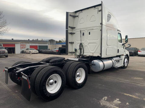 2019 Freightliner CASCADIA 126