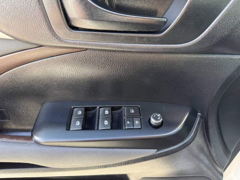 2015 Toyota Highlander LE