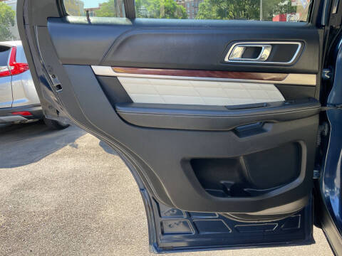 2017 Ford Explorer Platinum