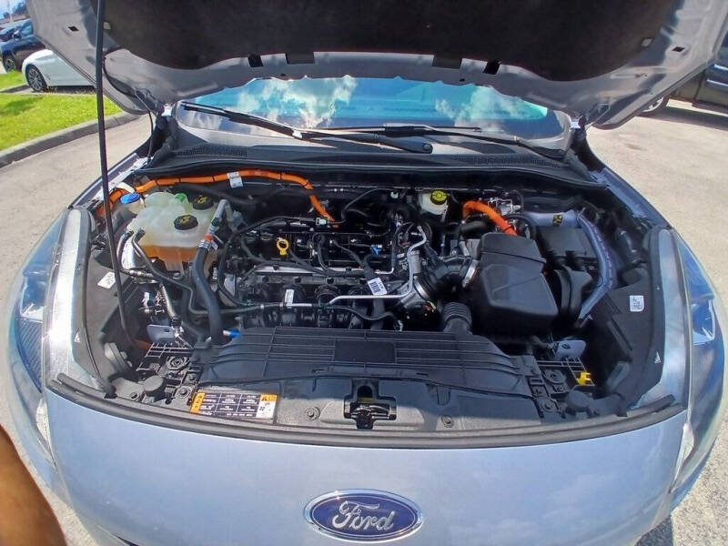 2022 Ford Escape Hybrid SEL