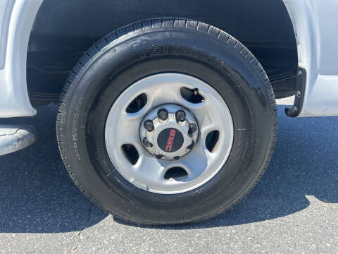 2023 GMC Savana 2500