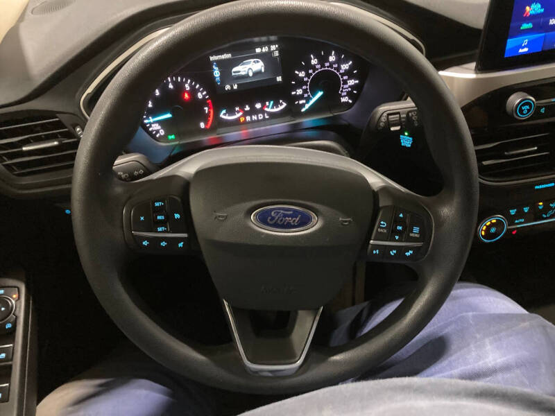 2020 Ford Escape SE