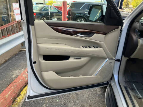 2016 Cadillac Escalade Luxury Collection