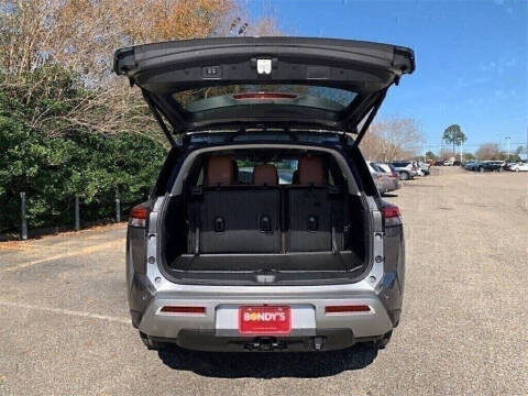 2025 Nissan Pathfinder Platinum