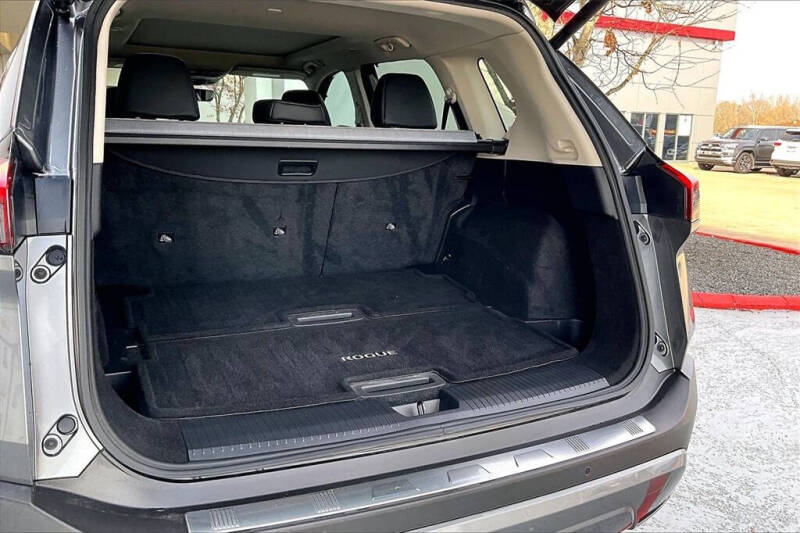 2022 Nissan Rogue SL