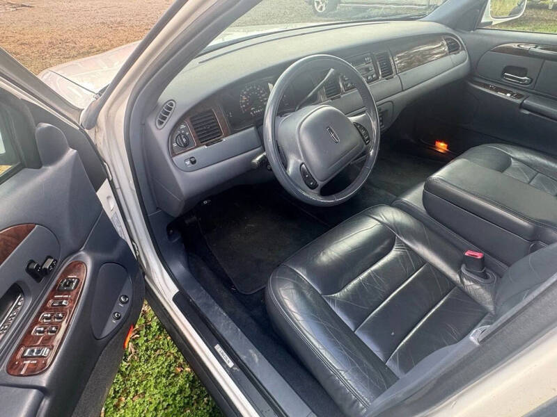 2000 Lincoln Town Car Executive