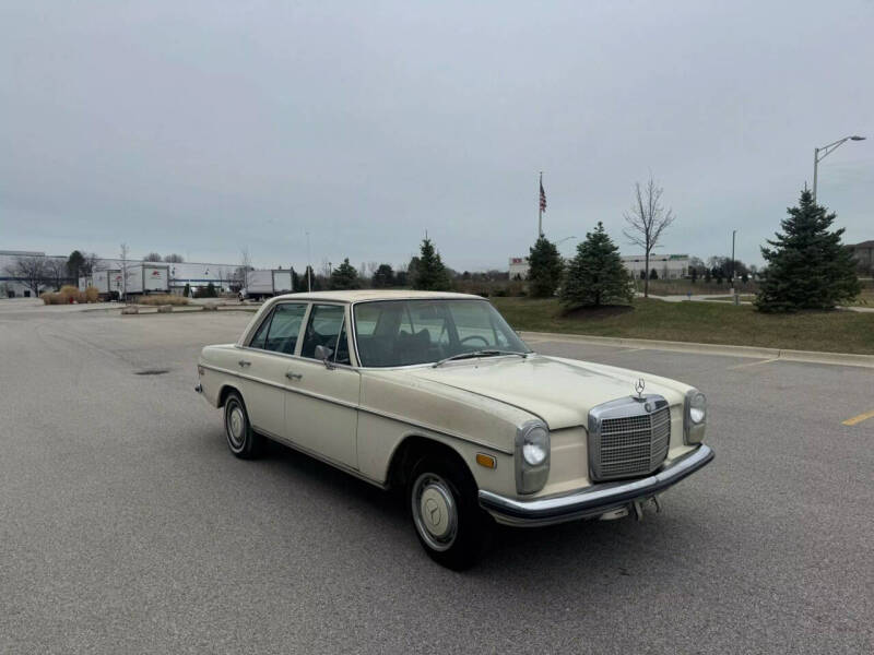 1968 Mercedes-Benz 240-Class