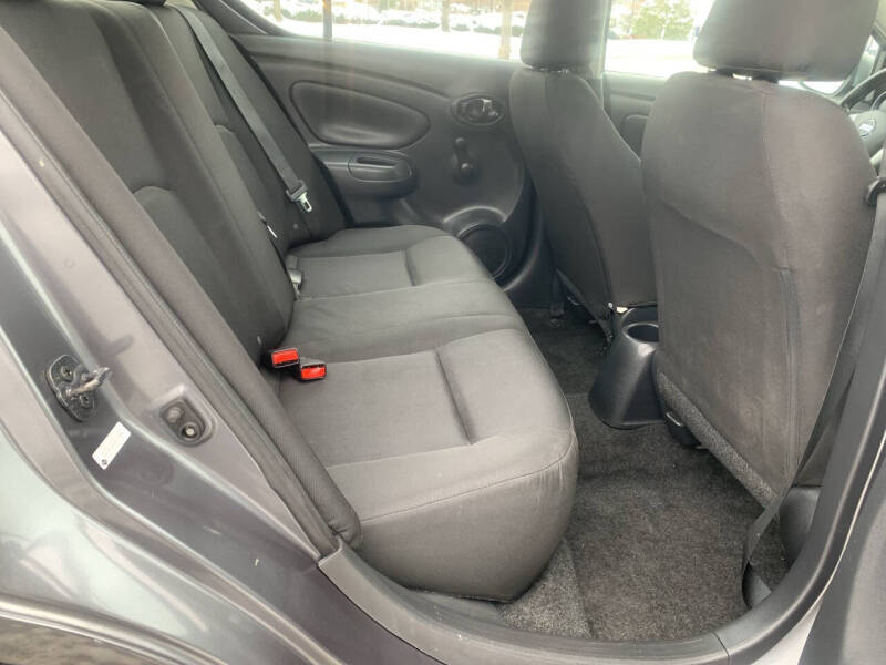 2019 Nissan Versa S Plus