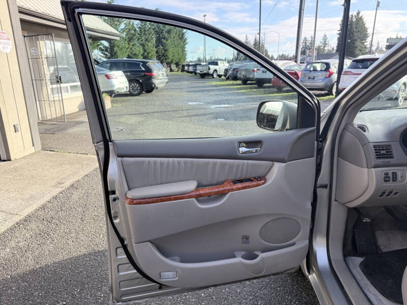 2008 Toyota Sienna XLE Limited