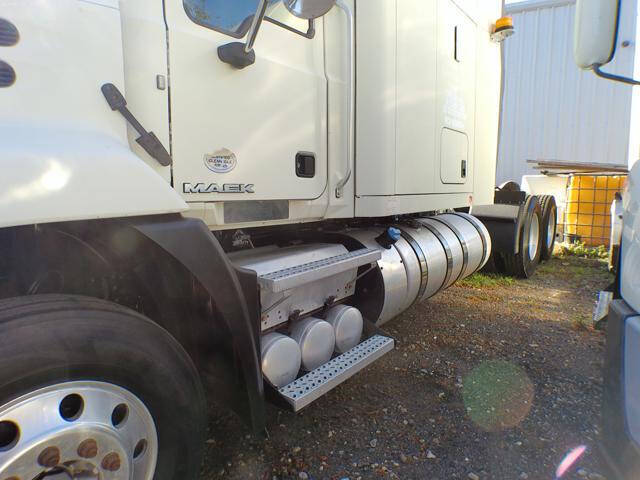 2016 Mack Pinnacle