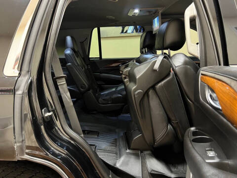 2018 Cadillac Escalade Luxury