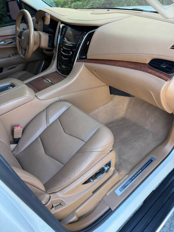 2015 Cadillac Escalade Platinum