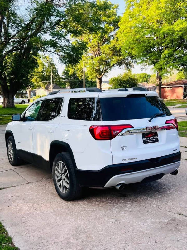 2017 GMC Acadia SLE-2
