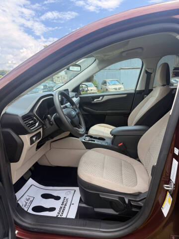 2021 Ford Escape SE