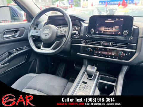 2022 Nissan Pathfinder SV