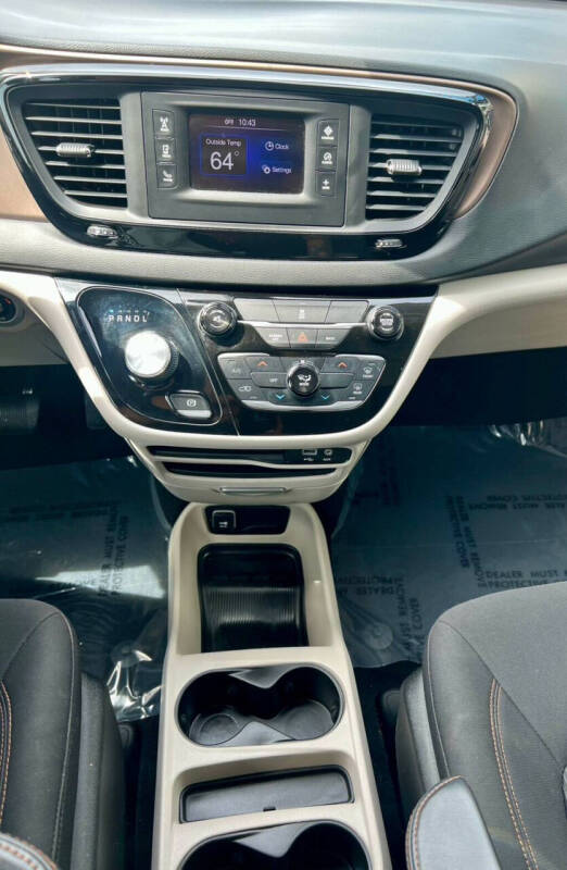 2017 Chrysler Pacifica LX