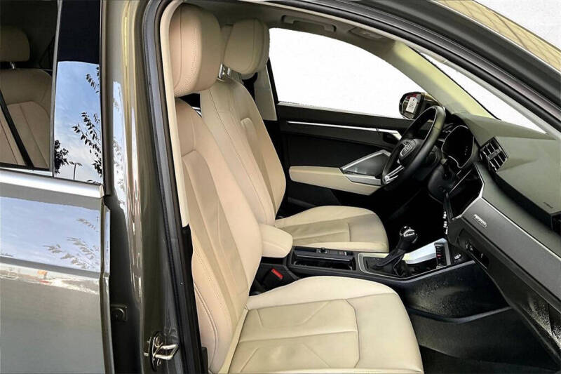 2020 Audi Q3 quattro S line Prem Plus 45 TFSI