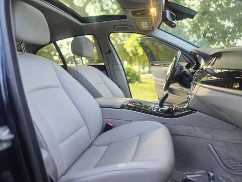 2011 BMW 5 Series 528i