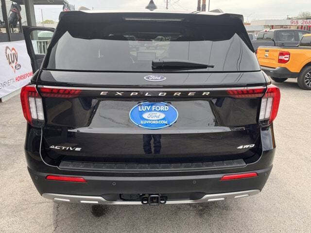 2025 Ford Explorer Active