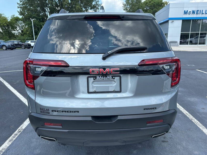 2023 GMC Acadia SLE