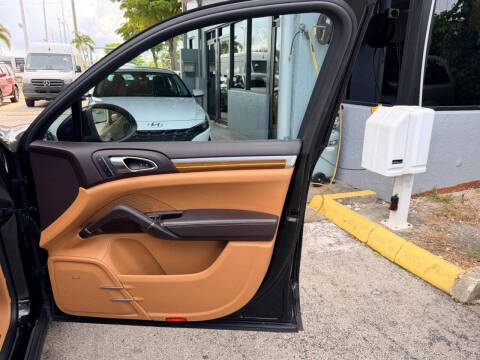 2014 Porsche Cayenne Turbo