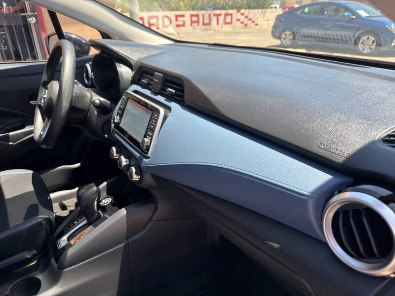 2023 Nissan Versa SV