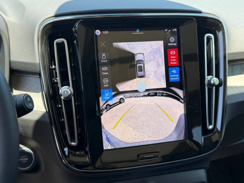 2026 Volvo XC40 B5 Plus